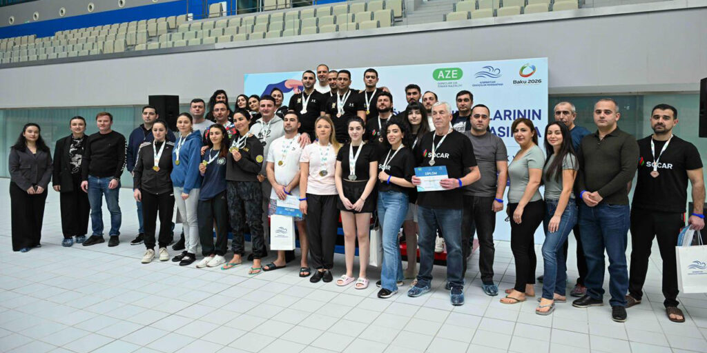 Dövlət qurumlarının əməkdaşları arasında üzgüçülük yarışı keçirilib