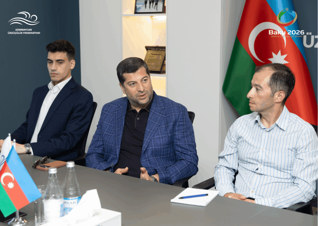 Vitse-prezident üzgüçülük üzrə milli komanda ilə görüşüb